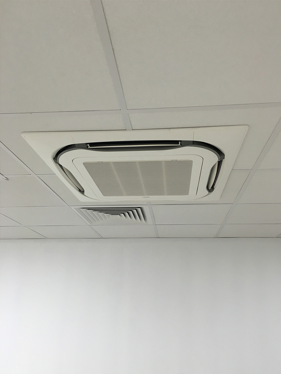 ceiling air conditioning installations